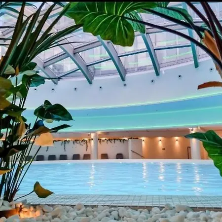Hanza Tower White 24 Pool & Jacusi Appartamento *
